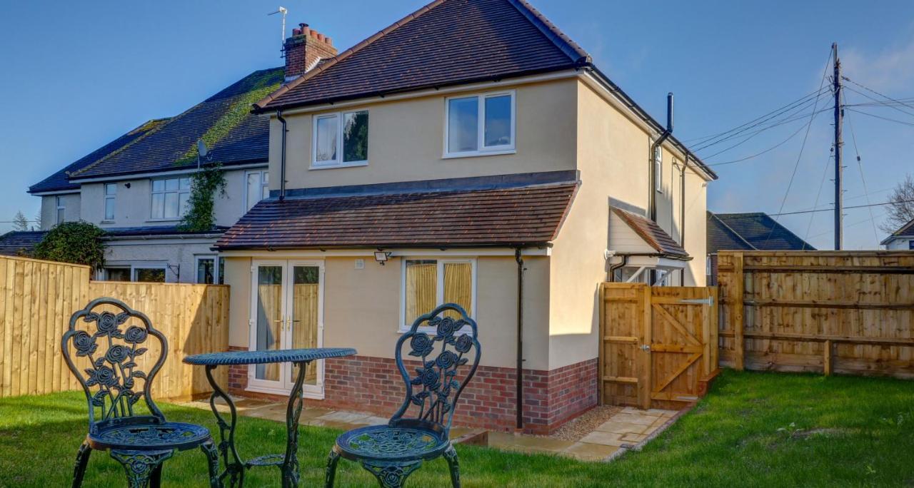 Didcot- Private Flat With Garden & Parking 03 Lägenhet Exteriör bild